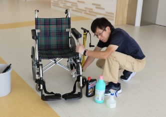車椅子掃除