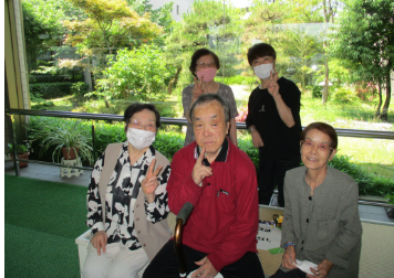 四季の移ろいを感じながら歩行訓練ができます。